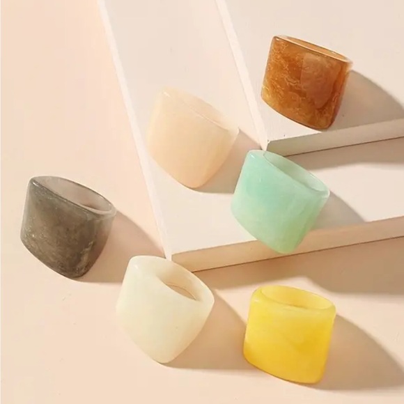 NWOT-Spring/Summer Jelly Resin 6 pc Rings Set - Picture 3 of 5
